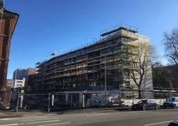 31.03.2020 Es wird fleissig an der Fassade gearbeitet