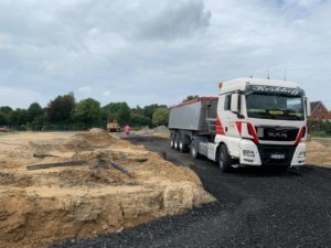 17.08.2020 Schwertransporter versorgt die Baustelle