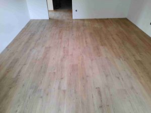 26.05.2021 Im Haus 2 ist der Vinyl-Boden drin