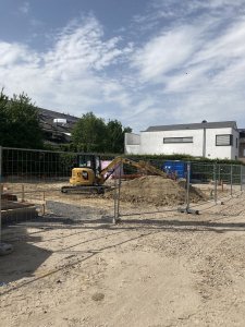 18.06.2021 Die ersten kleineren Bagger sind am Werk
