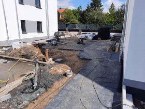 31.08.2021 Hier entsteht ein Fahrradstellplatz zwischen Haus 1 und 3