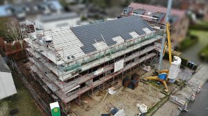 04.12.2021 Das Dach wird gedeckt