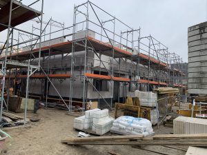 09.02.2022 Bei der 3er-Reihe wird das Obergeschoss gemauert