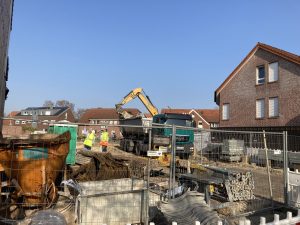 21.03.2022 Seit Tagen wird der Aushub abgefahren