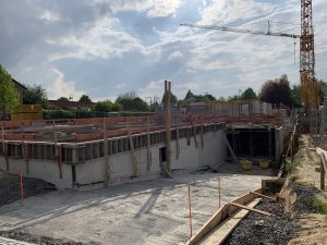 03.05.2022 Die Tiefgarageneinfahrt zu einem der Mehrfamilienhäuser