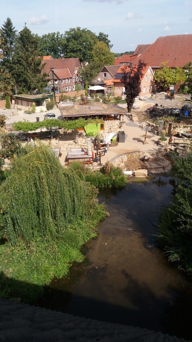 VMI Vermittlung Münster Immobilien GmbH & Co. KG - Immobilienangebot - Herzebrock-Clarholz - Alle - Exklusiv und außergewöhnlich: Anwesen direkt am Axtbach mit Beach und Erdmännchen (-gehege)