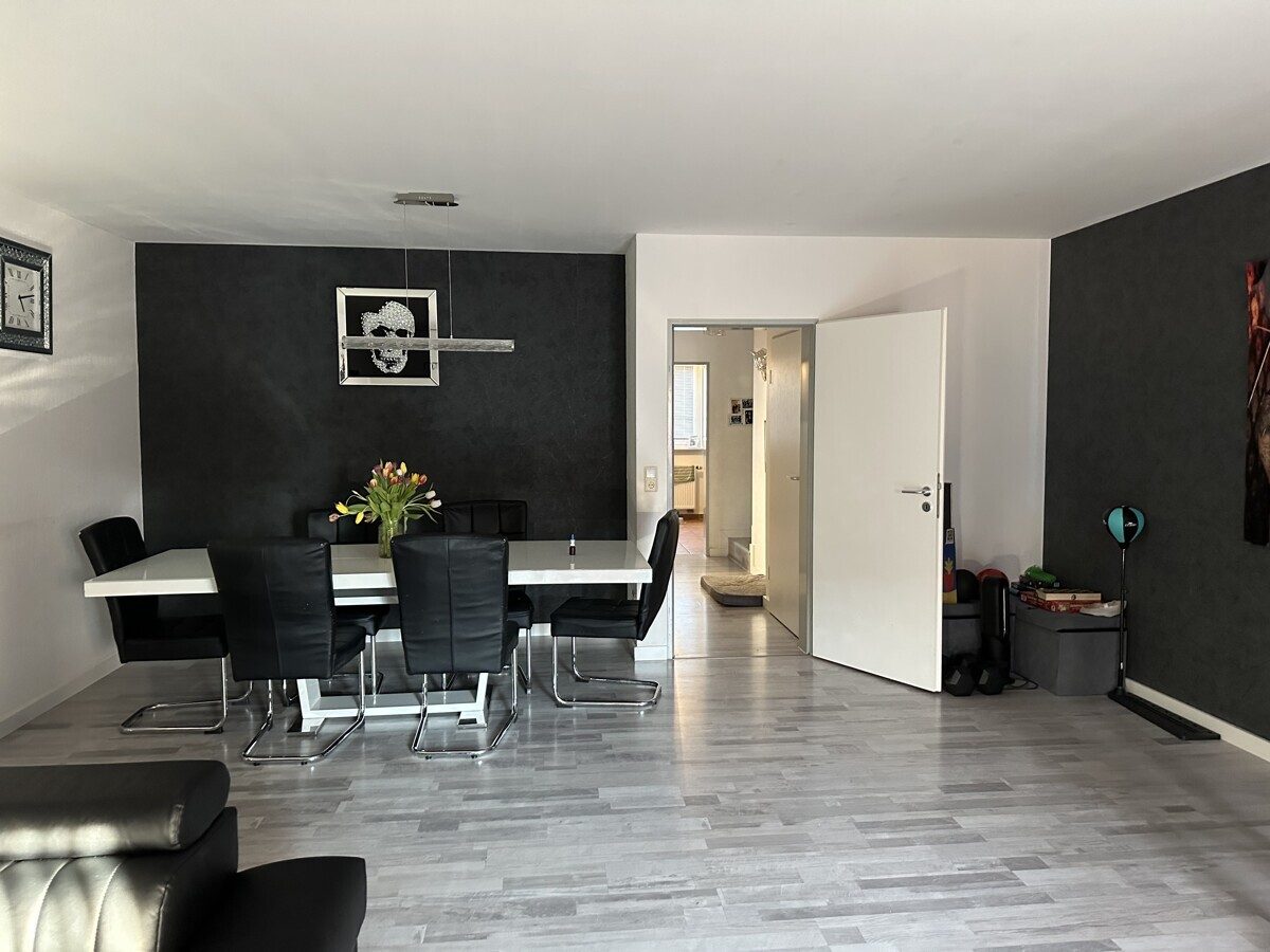 VMI Vermittlung Münster Immobilien GmbH & Co. KG - Immobilienangebot - Bad Lippspringe - Alle - Moderne DHH · sehr gepflegt · werthaltig · zurzeit vermietet · ruhige Lage am Thunebach!