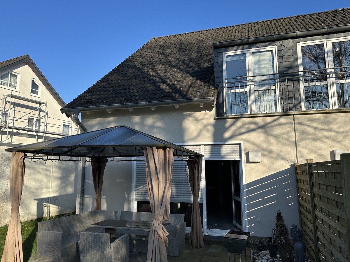 VMI Vermittlung Münster Immobilien GmbH & Co. KG - Immobilienangebot - Bad Lippspringe - Alle - Moderne DHH · sehr gepflegt · werthaltig · zurzeit vermietet · ruhige Lage am Thunebach!