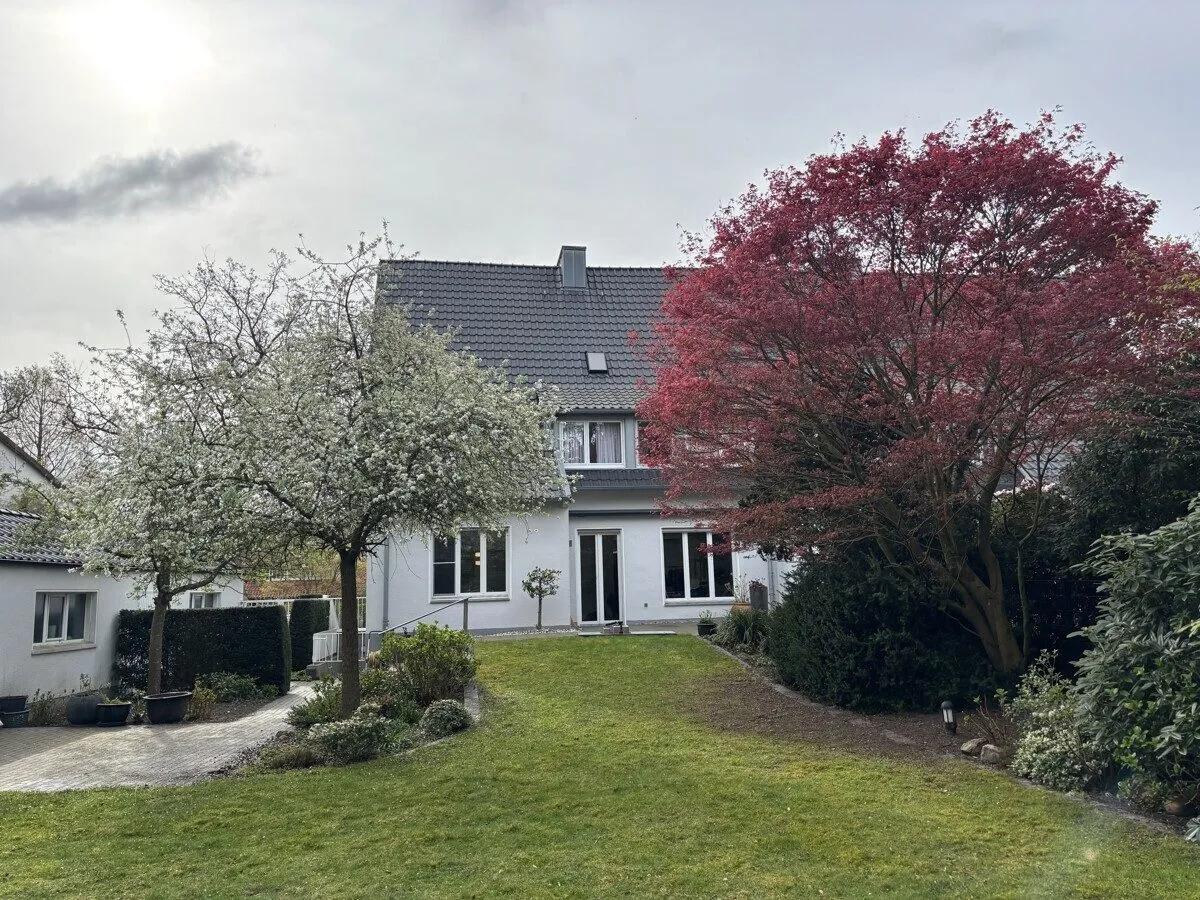 VMI Vermittlung Münster Immobilien GmbH & Co. KG - Immobilienangebot - Münster - Alle - Münster-Sentruper Höhe, Nähe UKM
Haus in großartiger Wohnlage!