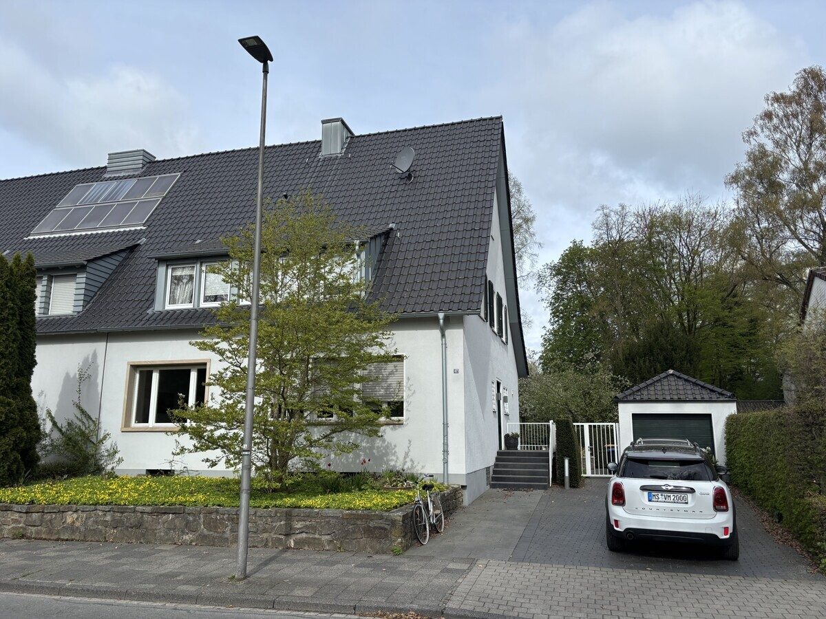 VMI Vermittlung Münster Immobilien GmbH & Co. KG - Immobilienangebot - Münster - Alle - Münster-Sentruper Höhe, Nähe UKM
Haus in großartiger Wohnlage!