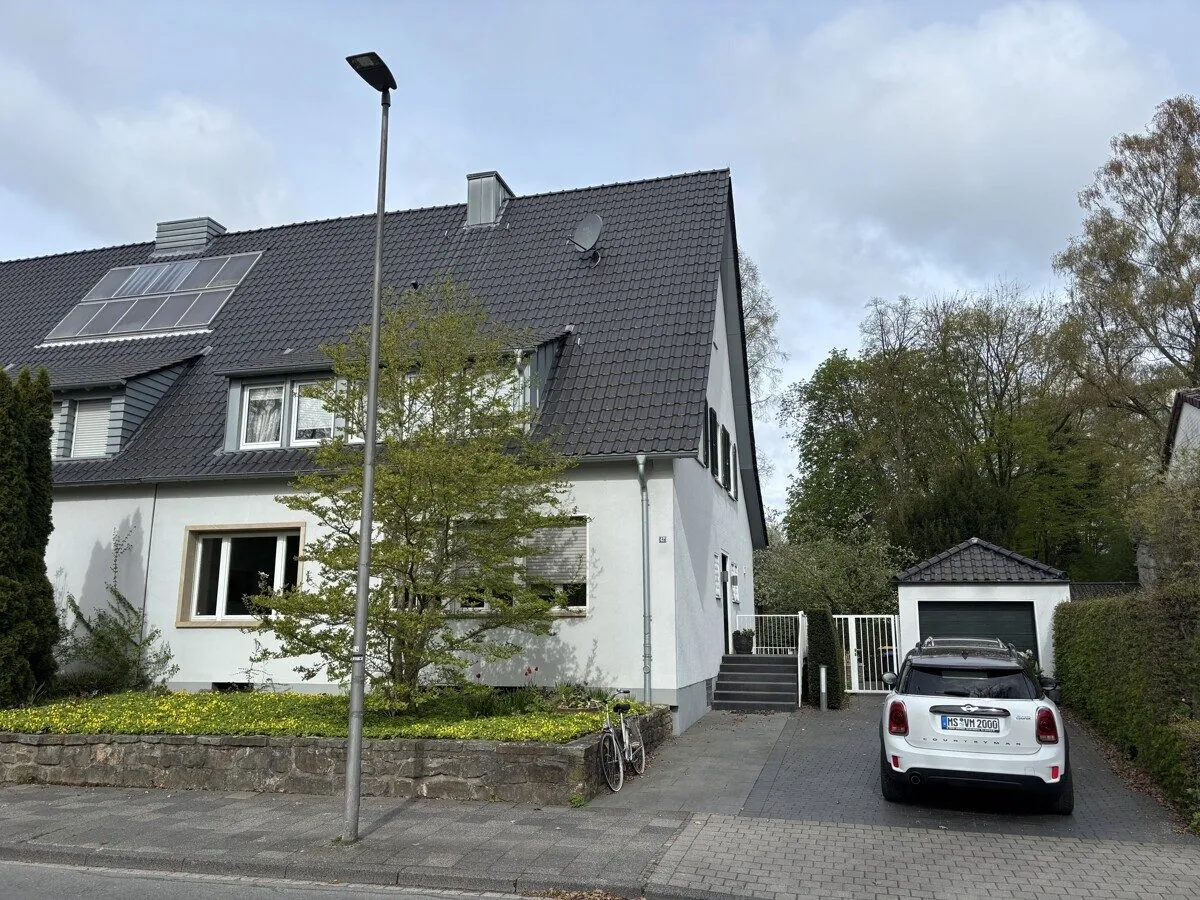 VMI Vermittlung Münster Immobilien GmbH & Co. KG - Immobilienangebot - Münster - Alle - Münster-Sentruper Höhe, Nähe UKM
Haus in großartiger Wohnlage!