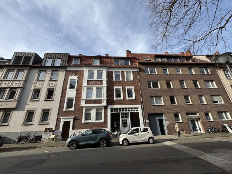 VMI Vermittlung Münster Immobilien GmbH & Co. KG - Immobilienangebot - Münster - Alle - Münster *Nähe Hafen*
Ein Ort zum Bleiben – Stilvolle Eigentumswohnung mit Garten!