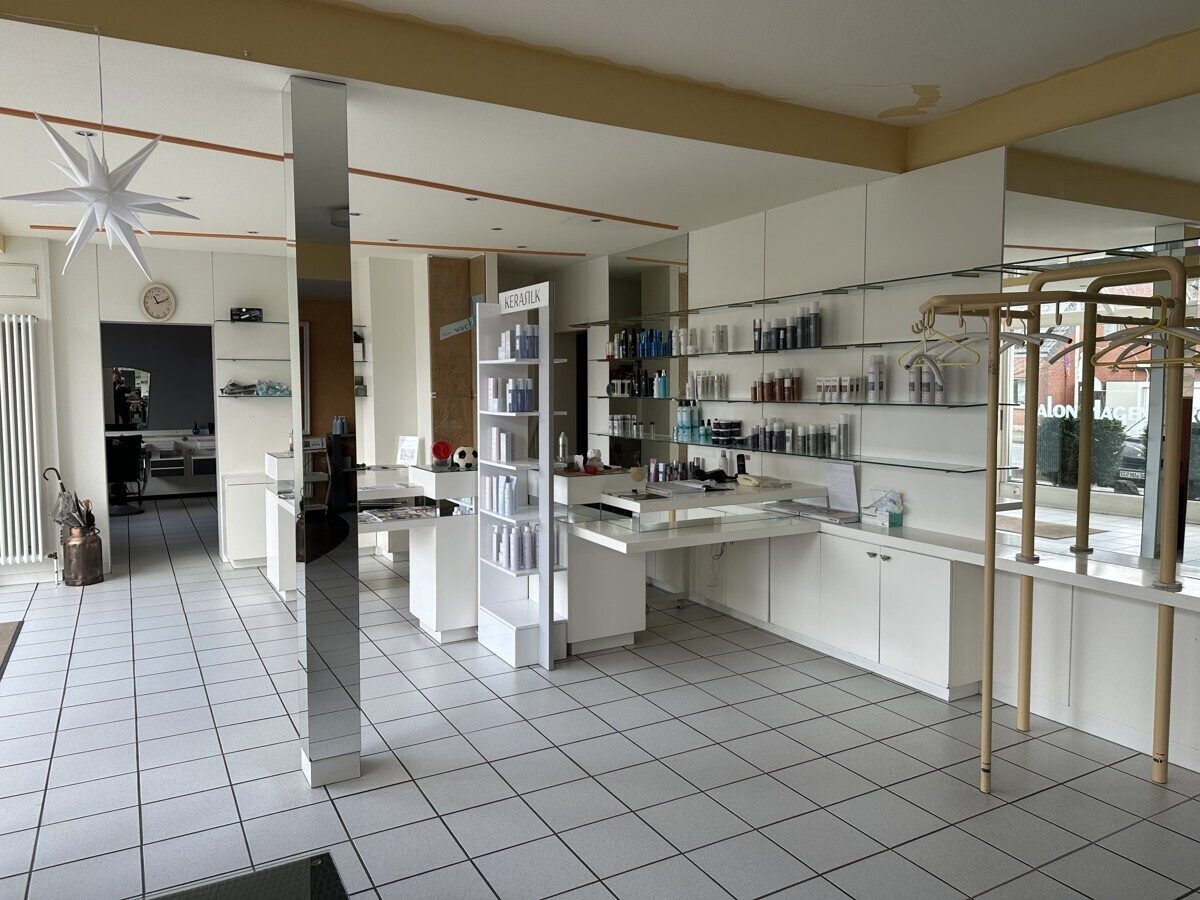 VMI Vermittlung Münster Immobilien GmbH & Co. KG - Immobilienangebot - Ahlen - Alle - WuG-Haus mit etabliertem Friseursalon und bezugsfreier Wohneinheit zentral in Vorhelm!