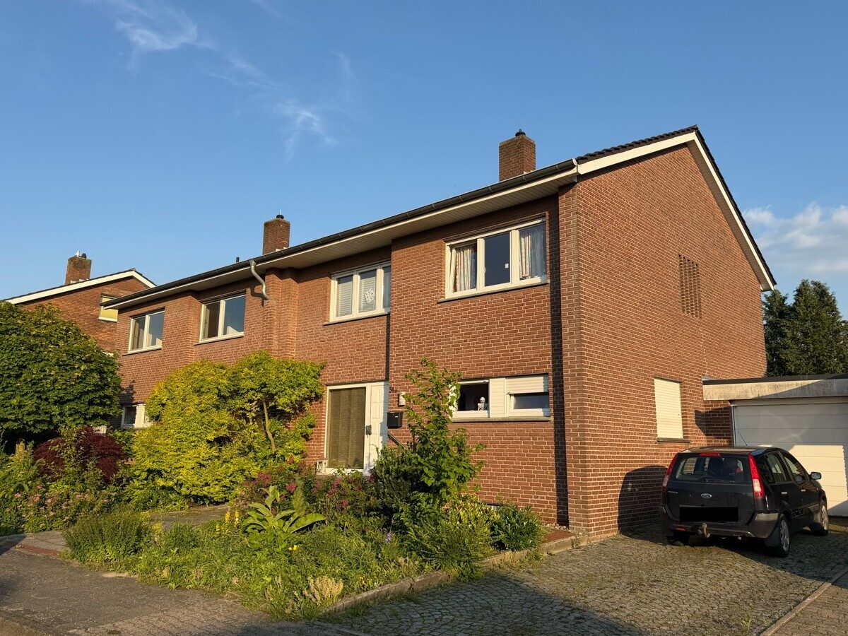 VMI Vermittlung Münster Immobilien GmbH & Co. KG - Immobilienangebot - Ennigerloh - Alle - 2 DHH en-bloc im Golddorf Enniger - Eigennutzung plus Kapitalanlage!