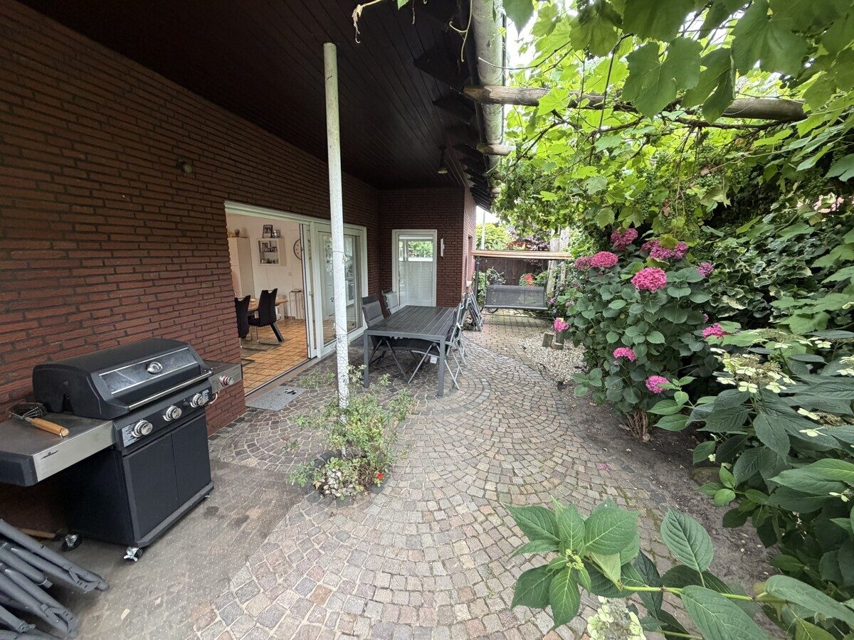 VMI Vermittlung Münster Immobilien GmbH & Co. KG - Immobilienangebot - Sendenhorst / Albersloh - Alle - Albersloh: Zweifamilienhaus in ruhiger und gewachsener Wohnlage
