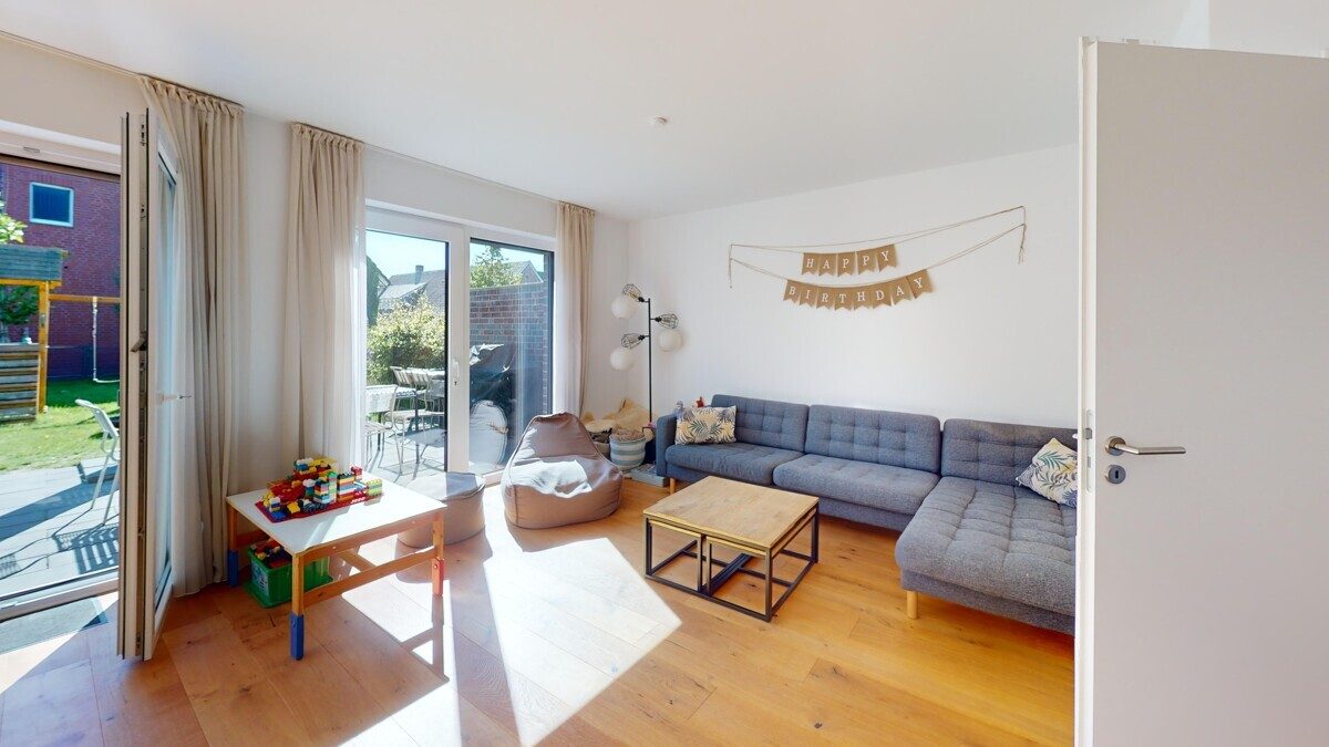 VMI Vermittlung Münster Immobilien GmbH & Co. KG - Immobilienangebot - Münster - Alle - Viel Raum für das Familienleben: KfW-55-Haus mit Südgarten in Münster-Roxel!