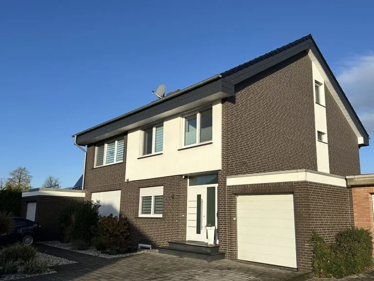 VMI Vermittlung Münster Immobilien GmbH & Co. KG - Immobilienangebot - Beckum - Alle - Modernes EFH in Neubeckum · Viel Platz, hoher Komfort - Familienmodus: an!