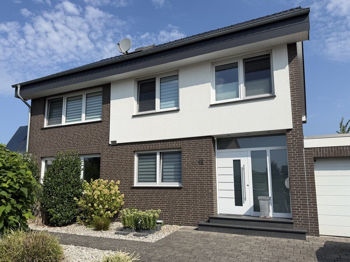 VMI Vermittlung Münster Immobilien GmbH & Co. KG - Immobilienangebot - Beckum - Alle - Modernes EFH in Neubeckum · Viel Platz, hoher Komfort - Familienmodus: an!